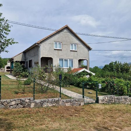 Apartman Lana Kijevo ภายนอก รูปภาพ